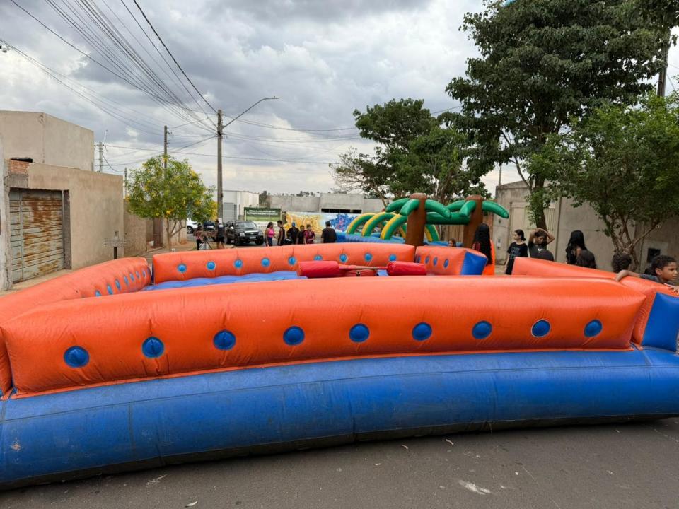 Foto 10 de 11 — A força do Bem: crianças do Valle Verde ganham festa e presentes em ação solidária entre amigos